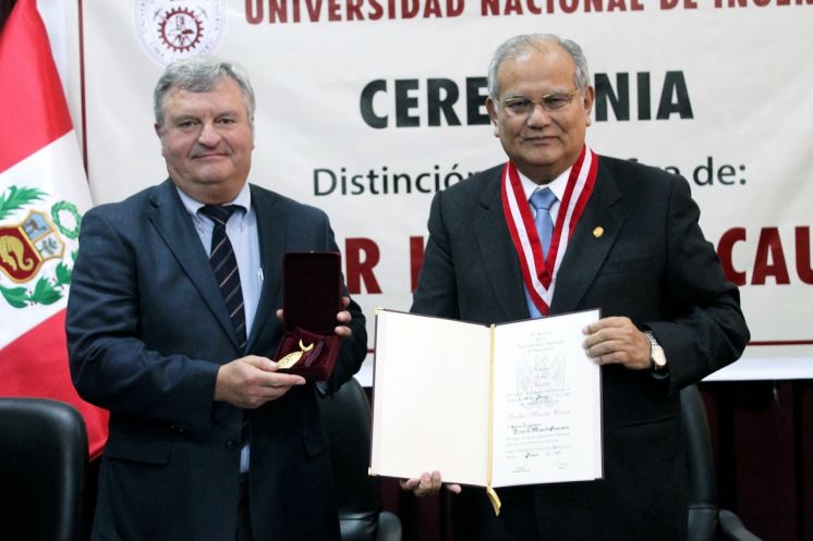 Ing. Ernesto Maisch recibió distinción de Doctor Honoris Causa de la UNI