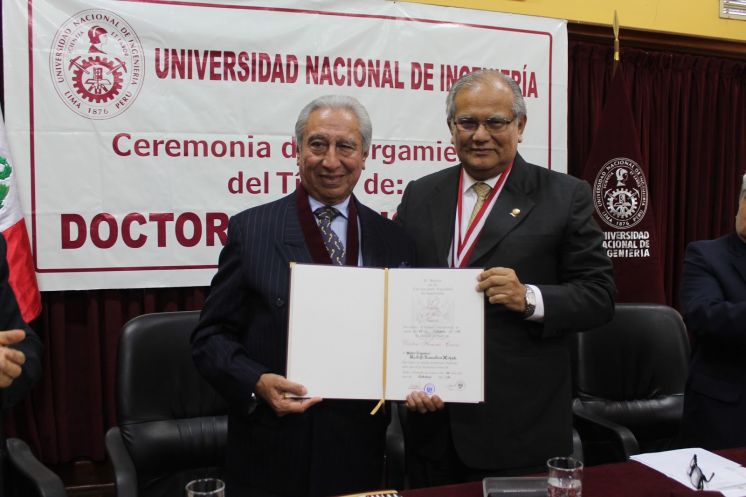 Otorgan Doctor Honoris Causa a Rodolfo Zamalloa